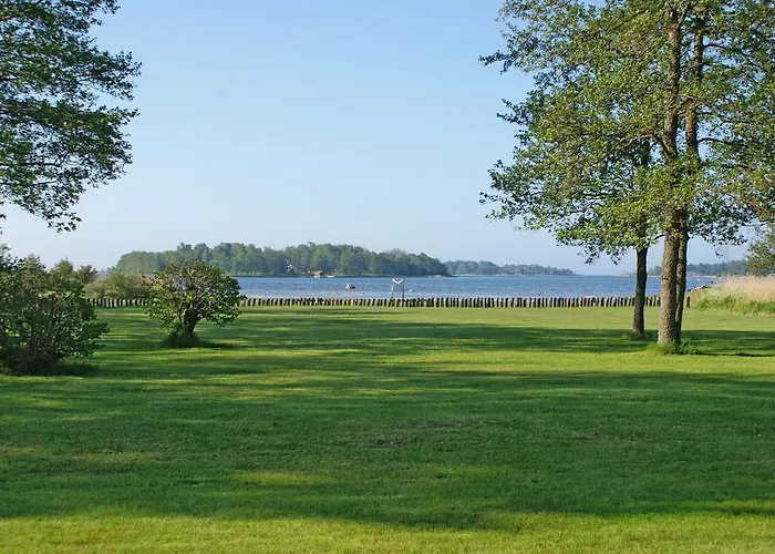 Djurviks Gaestgard بيت للعطل